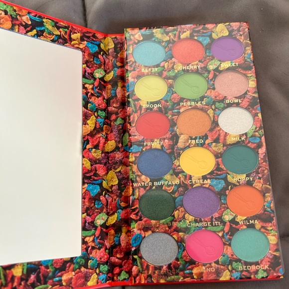 Fruity pebbles and cocoa pebbles eyeshadow palettes - Picture 11 of 14